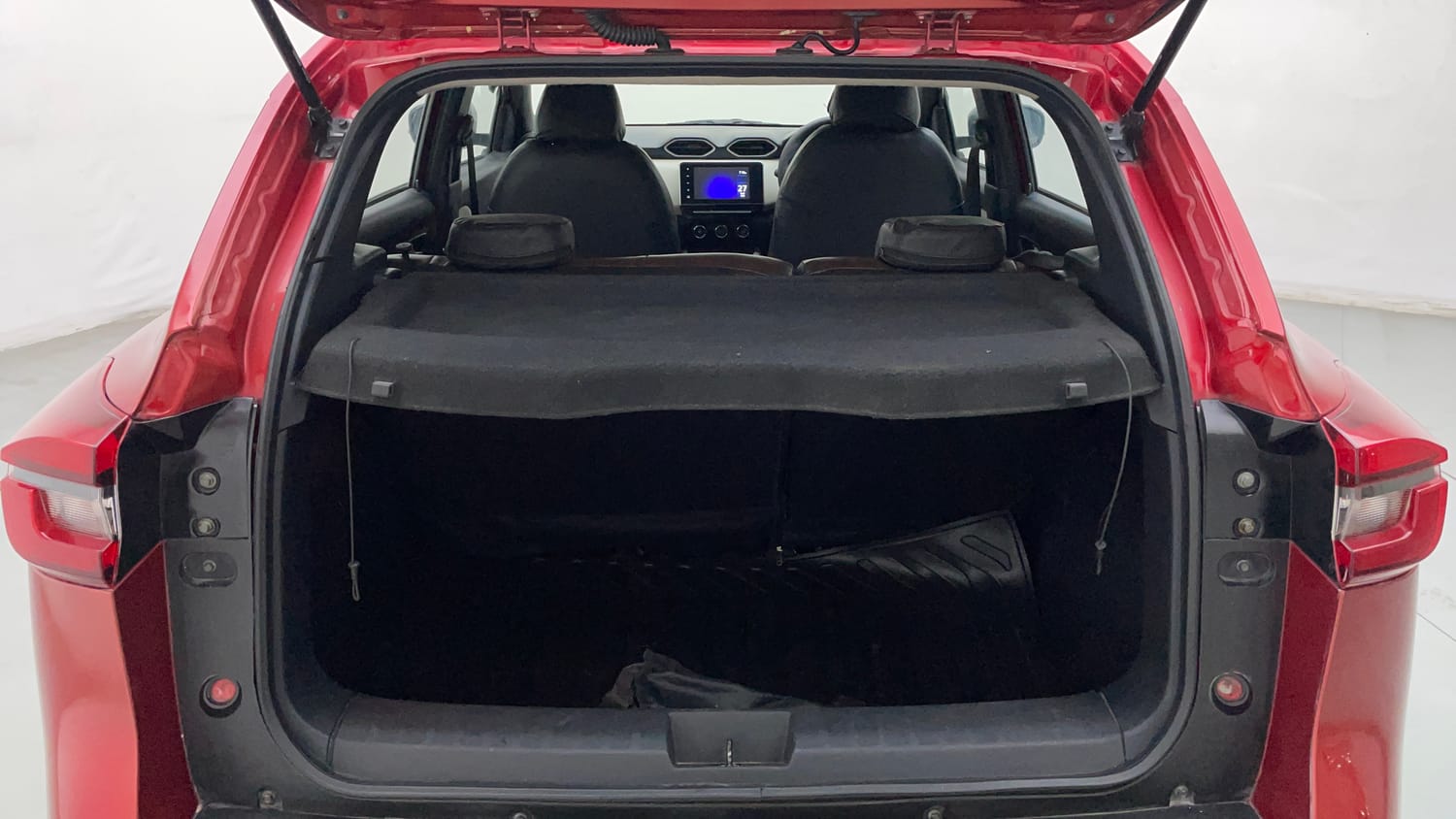 Used 2022 Nissan Magnite XV Turbo Petrol Manual interior DICKY INSIDE VIEW