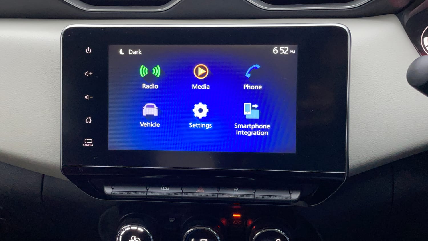 Used 2022 Nissan Magnite XV Turbo Petrol Manual top_features Integrated (in-dash) music system