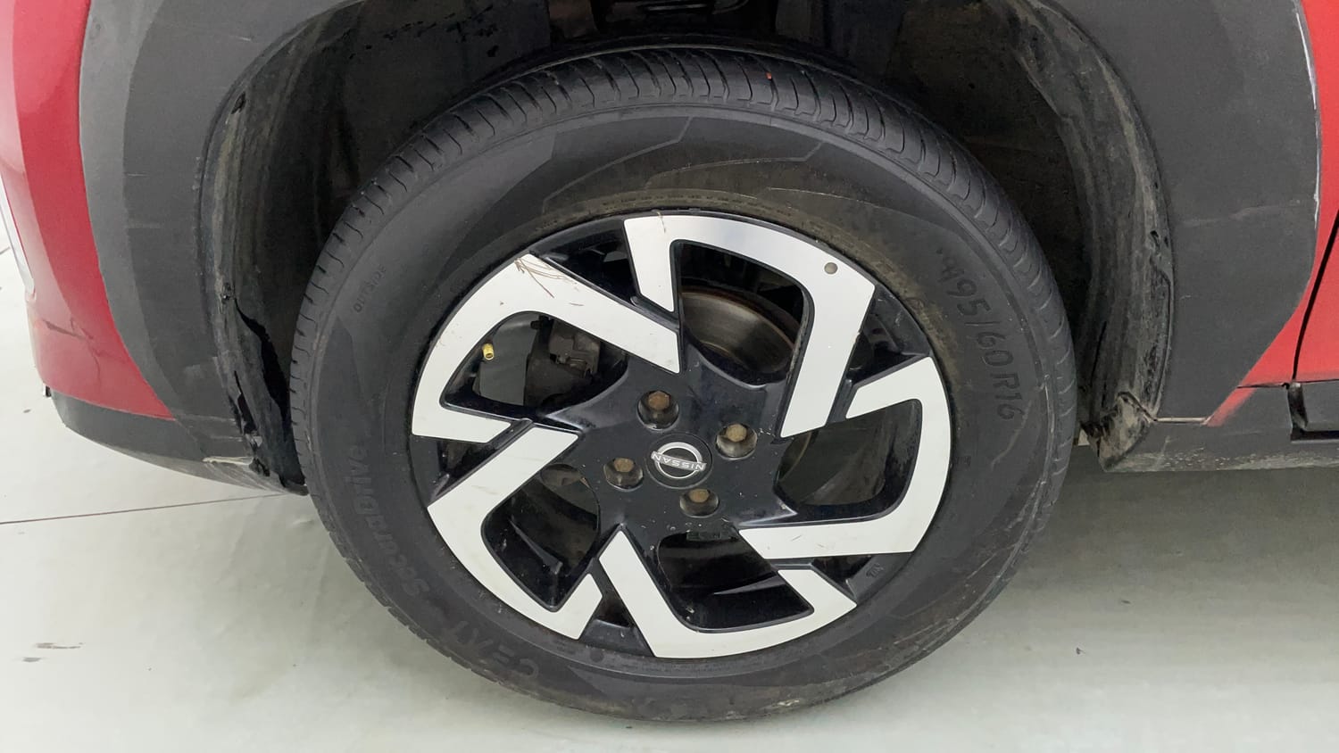 Used 2022 Nissan Magnite XV Turbo Petrol Manual tyres LEFT FRONT TYRE RIM VIEW
