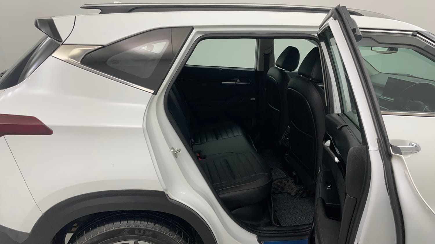Used 2023 Kia Seltos GTX Plus 1.4 DCT Petrol Automatic interior RIGHT SIDE REAR DOOR CABIN VIEW