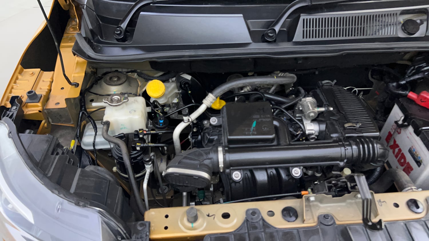 Used 2023 Renault Triber RXZ EASY-R AMT Petrol Automatic engine ENGINE RIGHT SIDE VIEW
