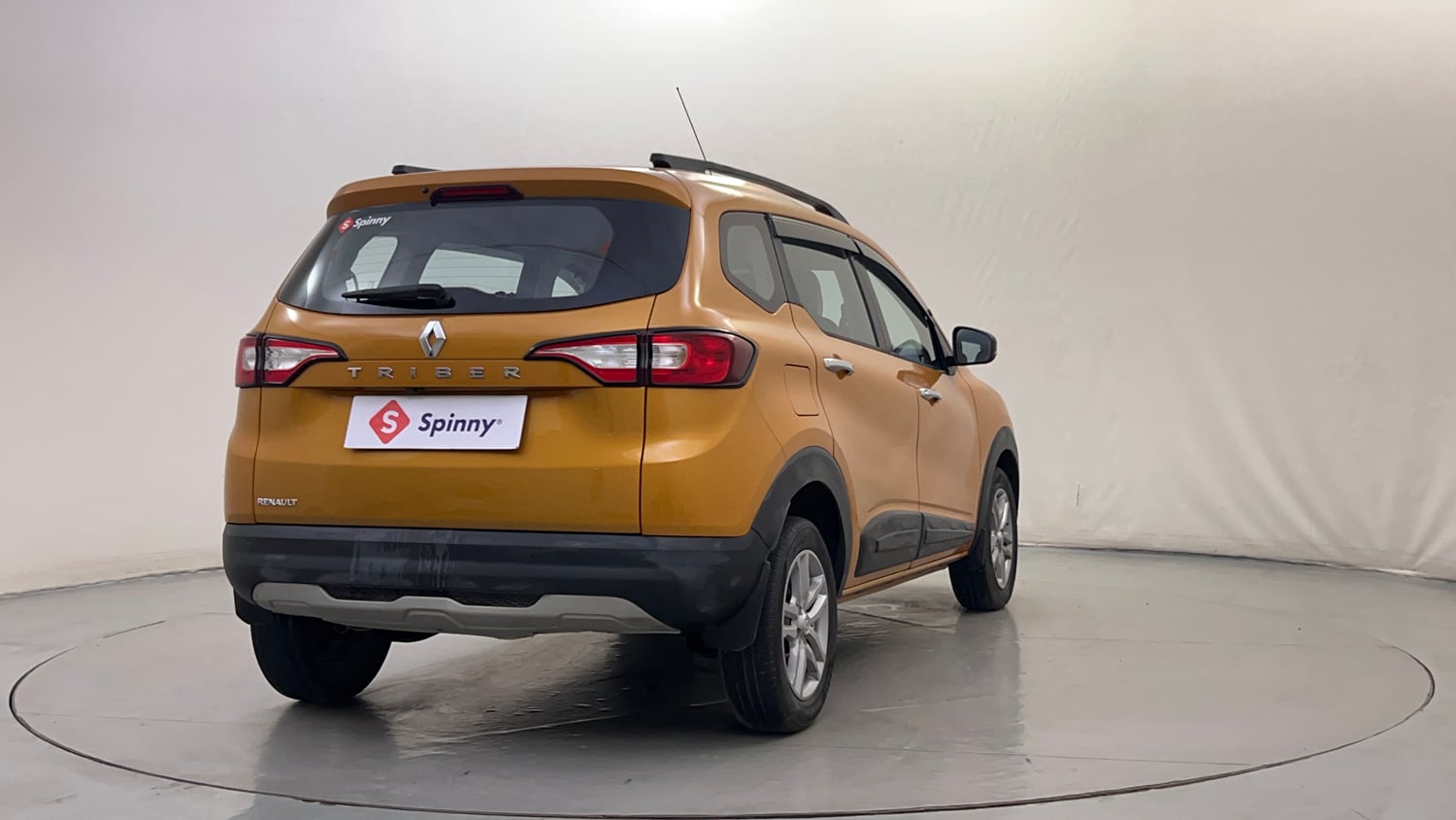 Used 2023 Renault Triber RXZ EASY-R AMT Petrol Automatic exterior RIGHT REAR CORNER VIEW