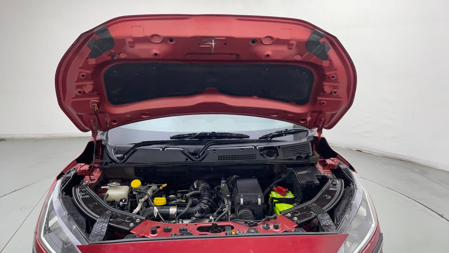 Used 2022 Nissan Magnite XV Turbo Petrol Manual engine ENGINE & BONNET OPEN FRONT VIEW