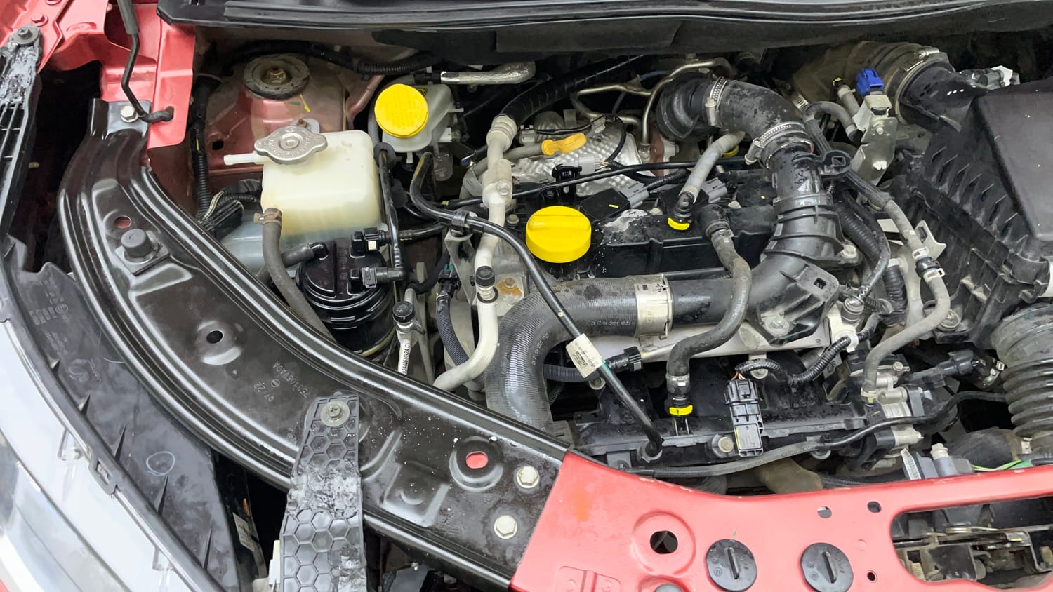 Used 2022 Nissan Magnite XV Turbo Petrol Manual engine ENGINE RIGHT SIDE VIEW