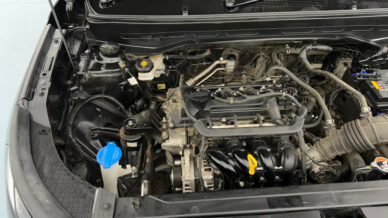 Used 2023 Hyundai Venue SX 1.2 MT Knight Edition Petrol Manual engine ENGINE RIGHT SIDE VIEW