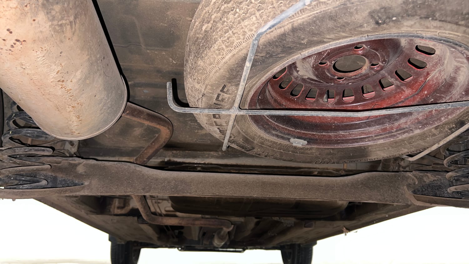 Used 2023 Renault Triber RXZ EASY-R AMT Petrol Automatic extra REAR UNDERBODY VIEW (TAKEN FROM REAR)