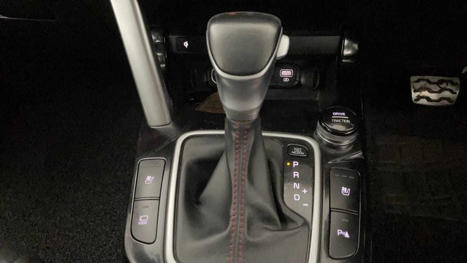 Used 2023 Kia Seltos GTX Plus 1.4 DCT Petrol Automatic interior GEAR  KNOB VIEW
