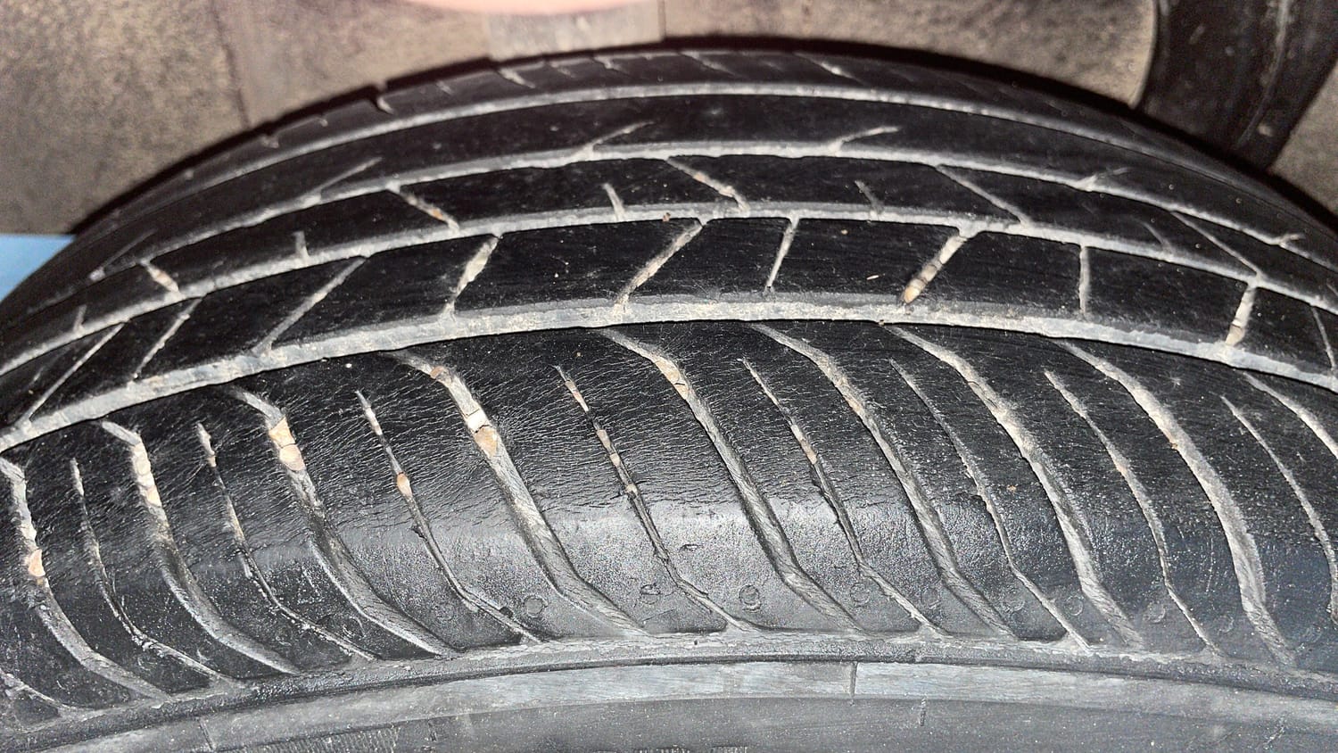Used 2022 Nissan Magnite XV Turbo Petrol Manual tyres RIGHT REAR TYRE TREAD VIEW
