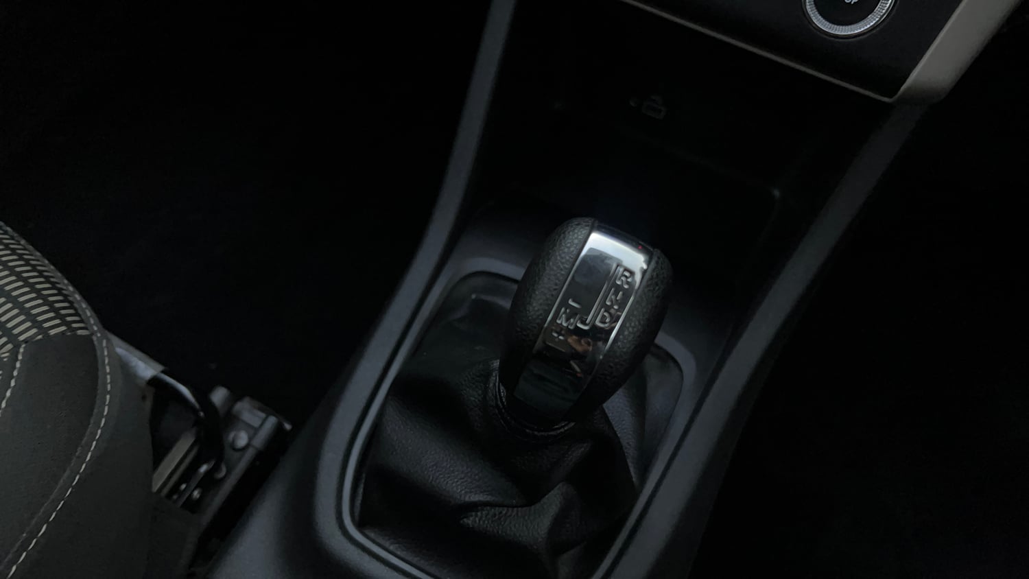 Used 2023 Renault Triber RXZ EASY-R AMT Petrol Automatic interior GEAR  KNOB VIEW