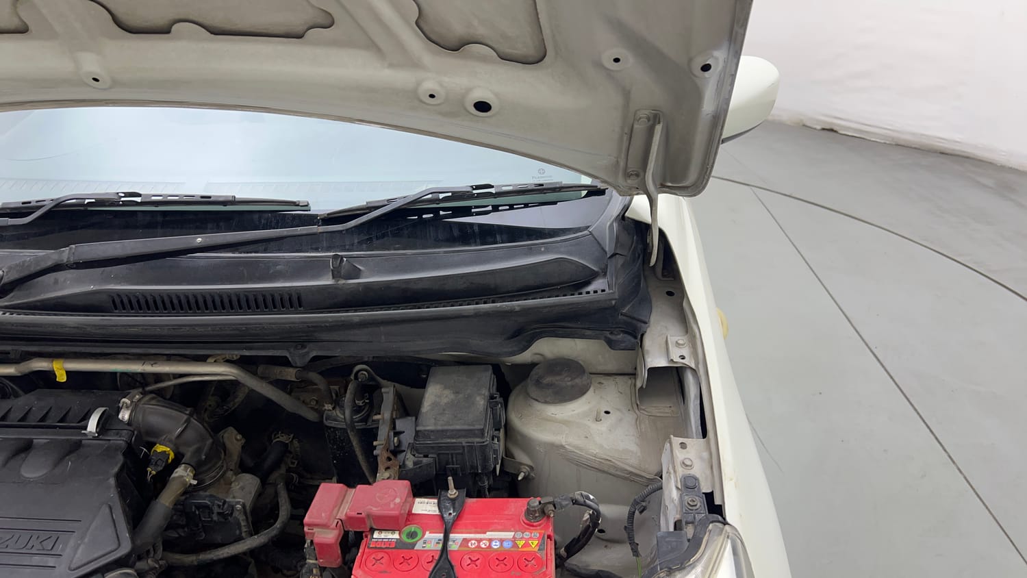 Used 2017 Maruti Suzuki Celerio VXI  CNG (Outside Fitted) Cng Manual engine ENGINE LEFT SIDE HINGE & APRON VIEW