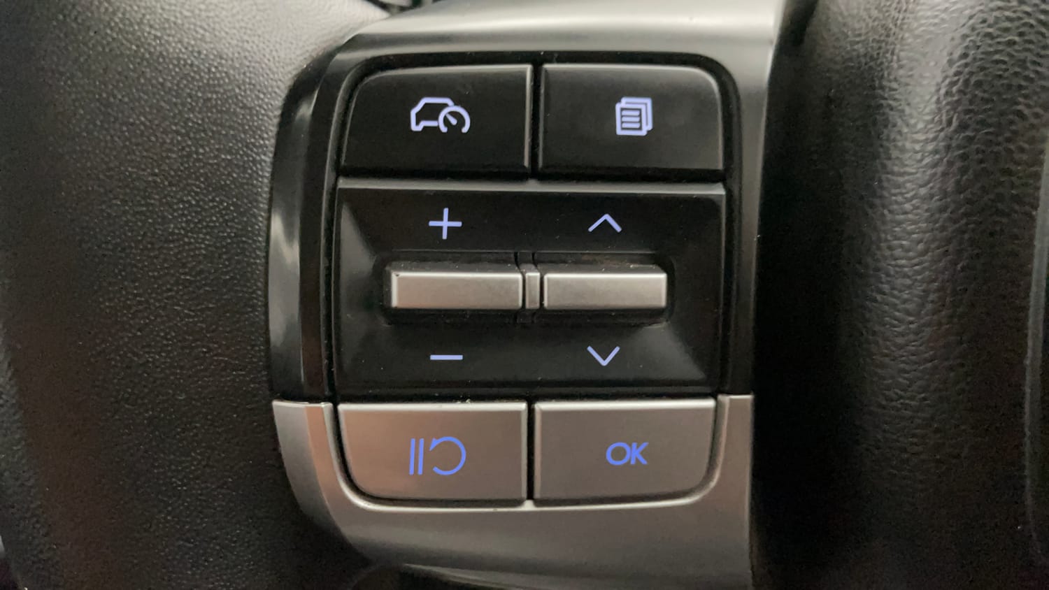Used 2024 Hyundai Verna SX 1.5 Petrol MT Petrol Manual top_features Cruise control