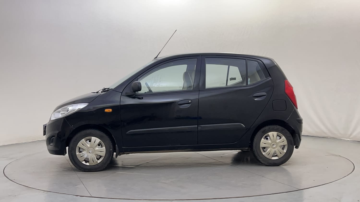 Used 2013 Hyundai i10 Era 1.1 iRDE2 Petrol Manual exterior LEFT SIDE VIEW