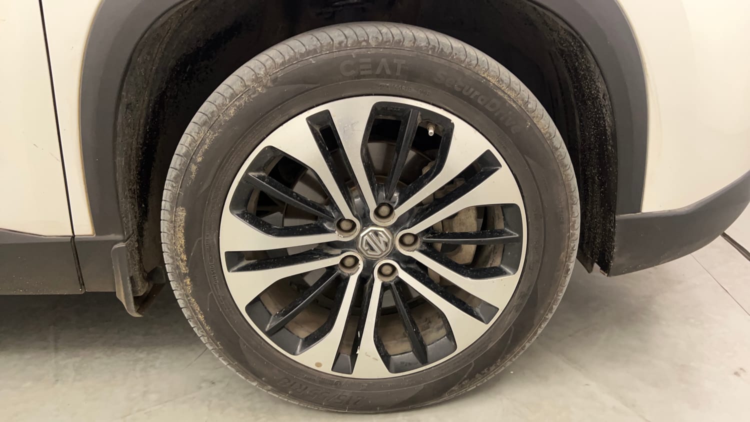 Used 2021 MG Motors Hector Sharp 2.0 Diesel Turbo MT Diesel Manual tyres RIGHT FRONT TYRE RIM VIEW