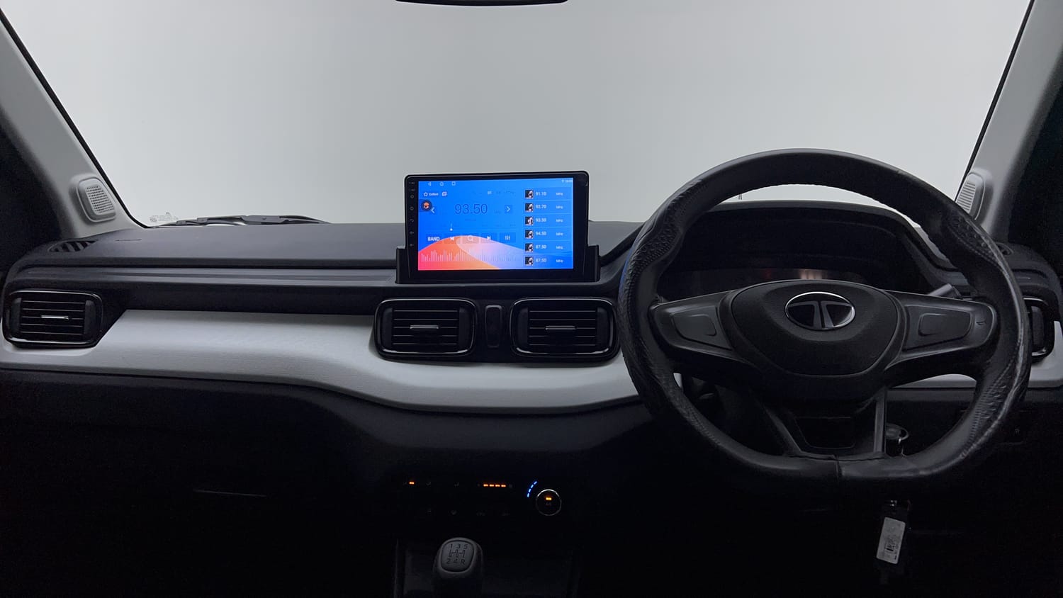 2024 Tata Punch Pure MT-12