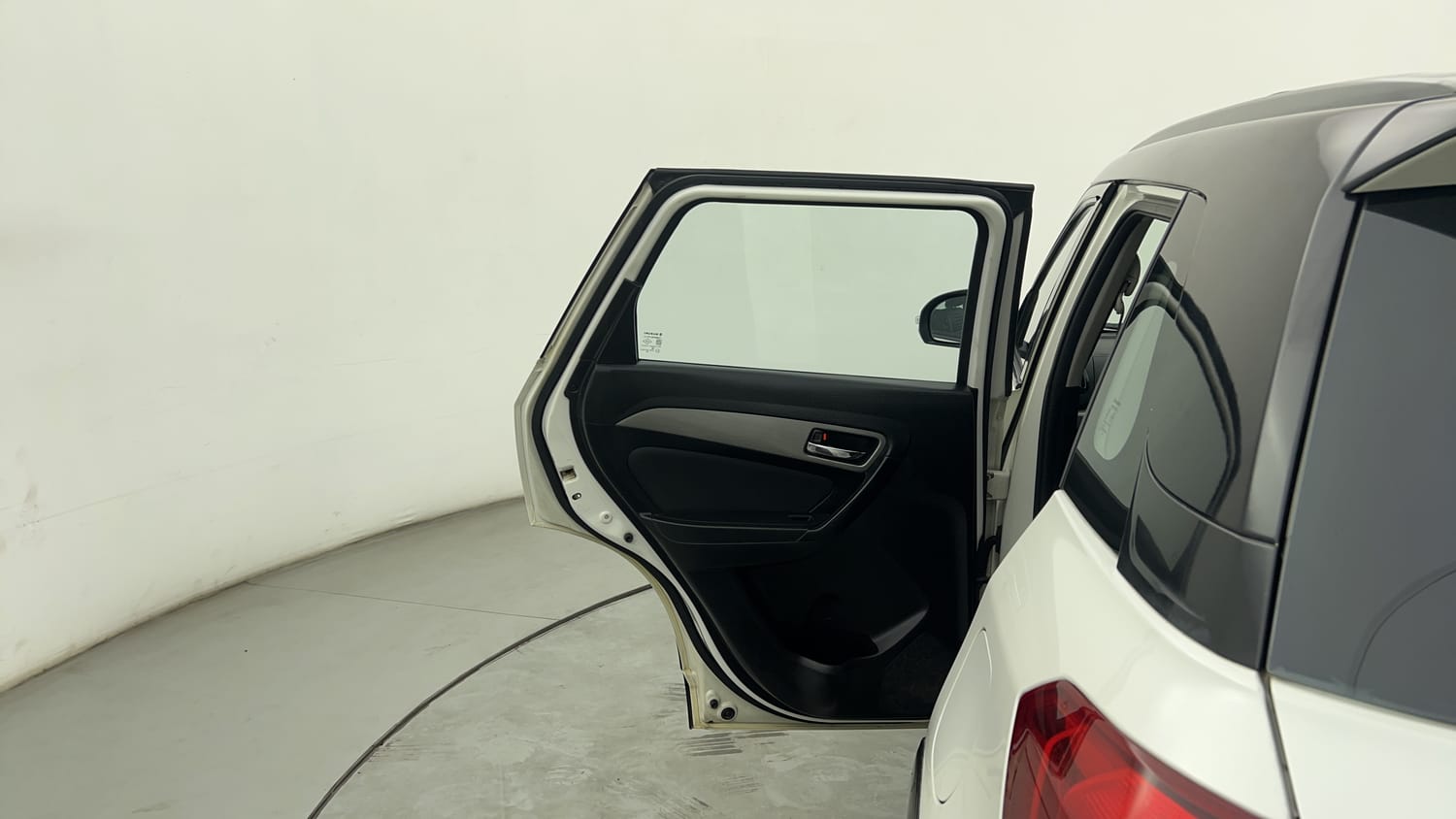 Used 2018 maruti-suzuki Vitara Brezza ZDi Plus AGS Diesel Automatic interior LEFT REAR DOOR OPEN VIEW