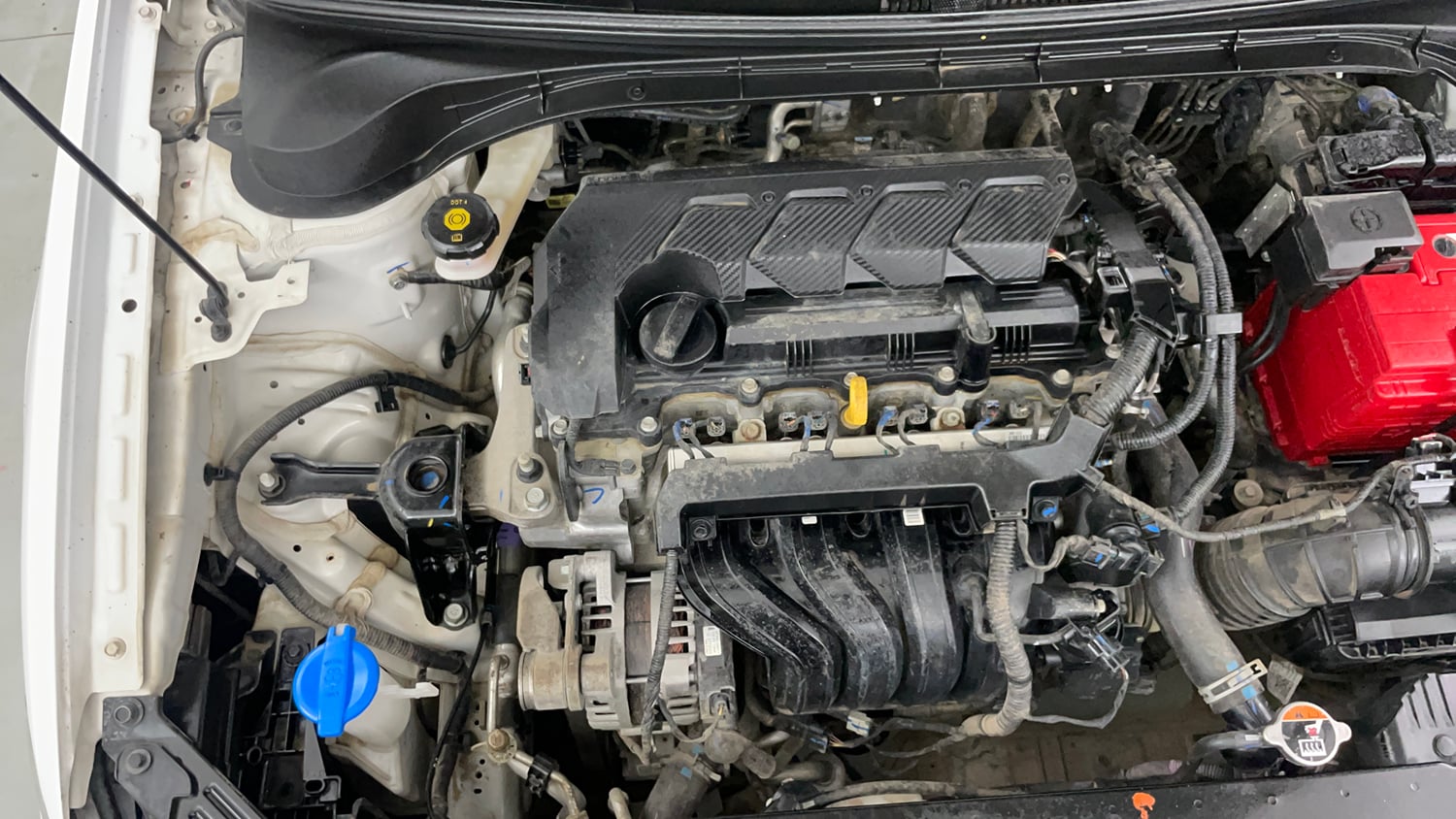 Used 2024 Hyundai Verna SX 1.5 Petrol MT Petrol Manual engine ENGINE RIGHT SIDE VIEW