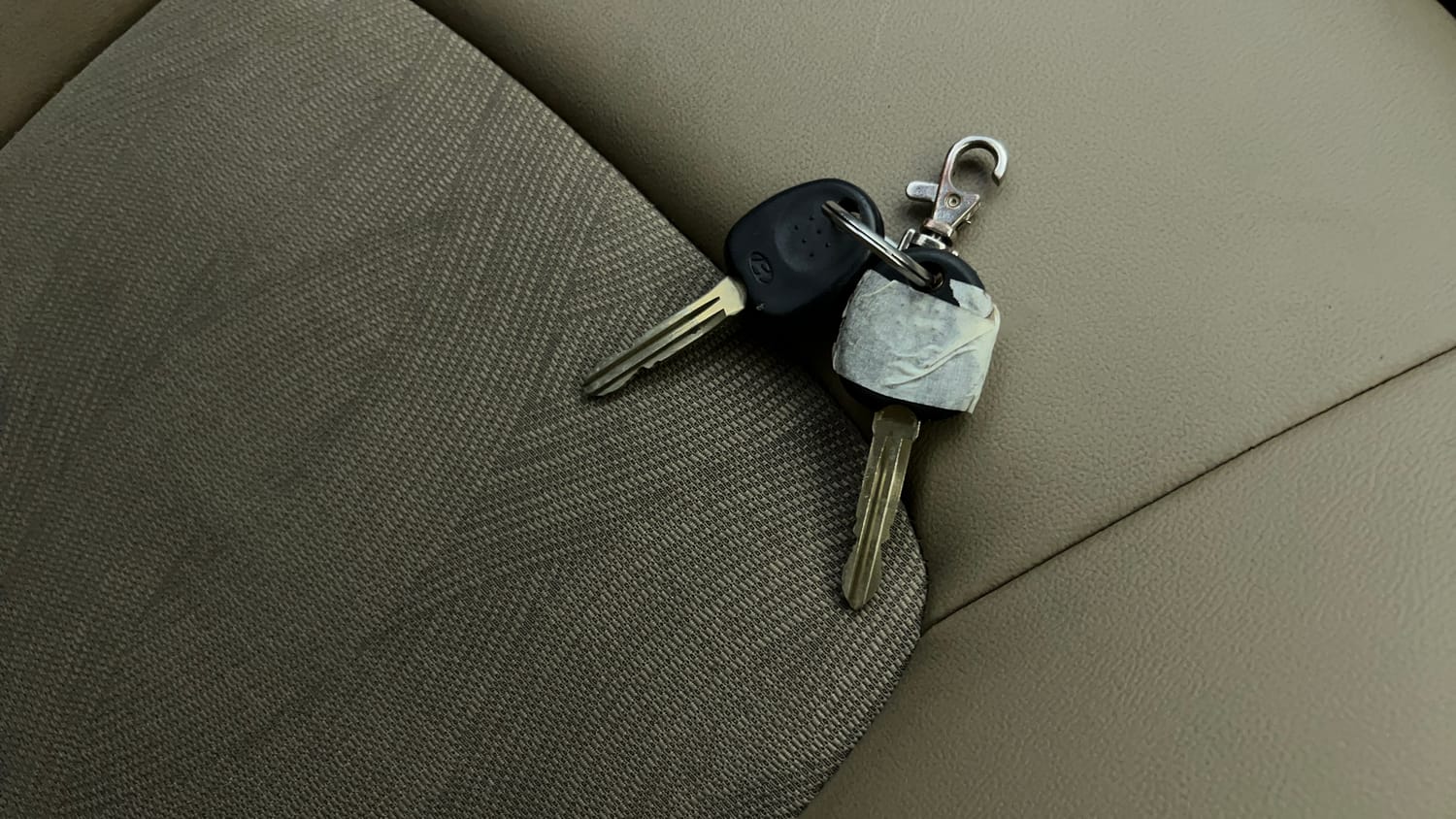Used 2013 Hyundai i10 Era 1.1 iRDE2 Petrol Manual extra CAR KEY VIEW