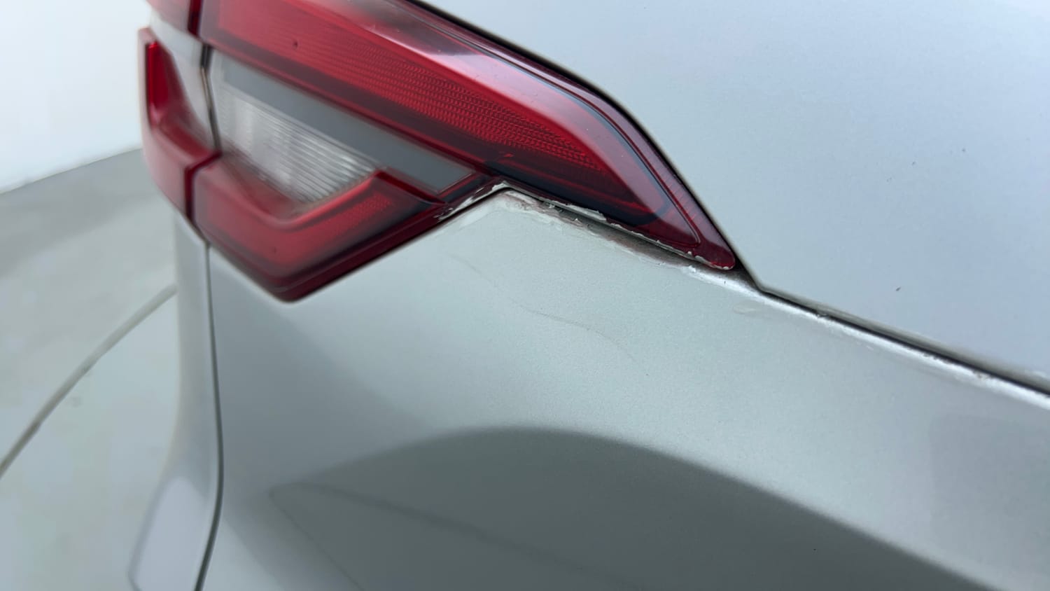 Used 2022 Nissan Magnite XV Premium Petrol Manual dents MINOR DENT
