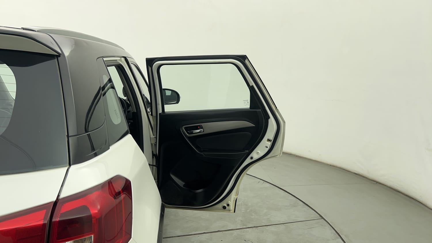 Used 2018 maruti-suzuki Vitara Brezza ZDi Plus AGS Diesel Automatic interior RIGHT REAR DOOR OPEN VIEW