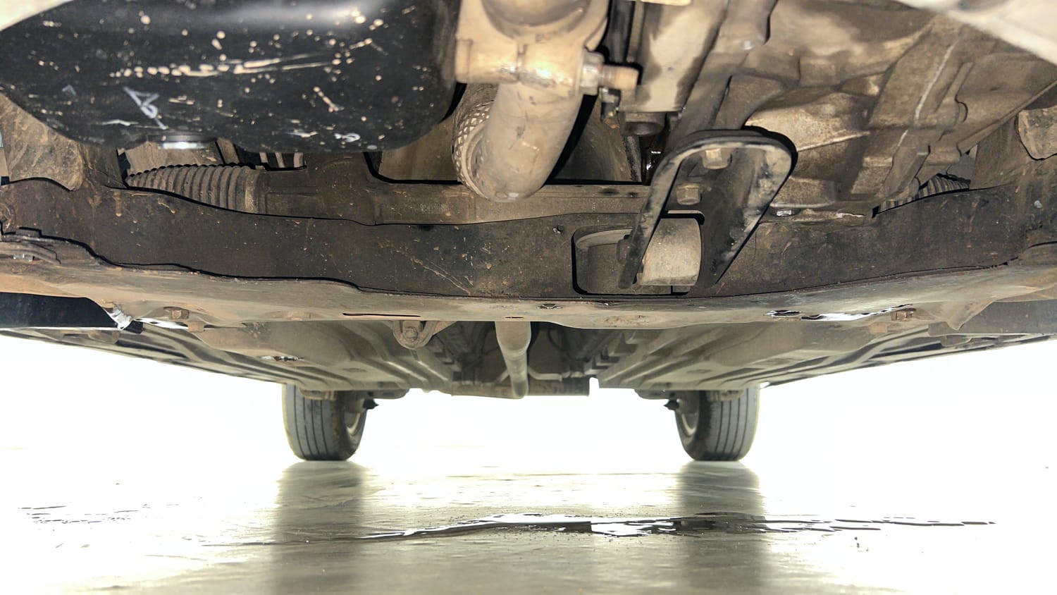 Used 2018 maruti-suzuki Vitara Brezza ZDi Plus AGS Diesel Automatic extra FRONT LEFT UNDERBODY VIEW
