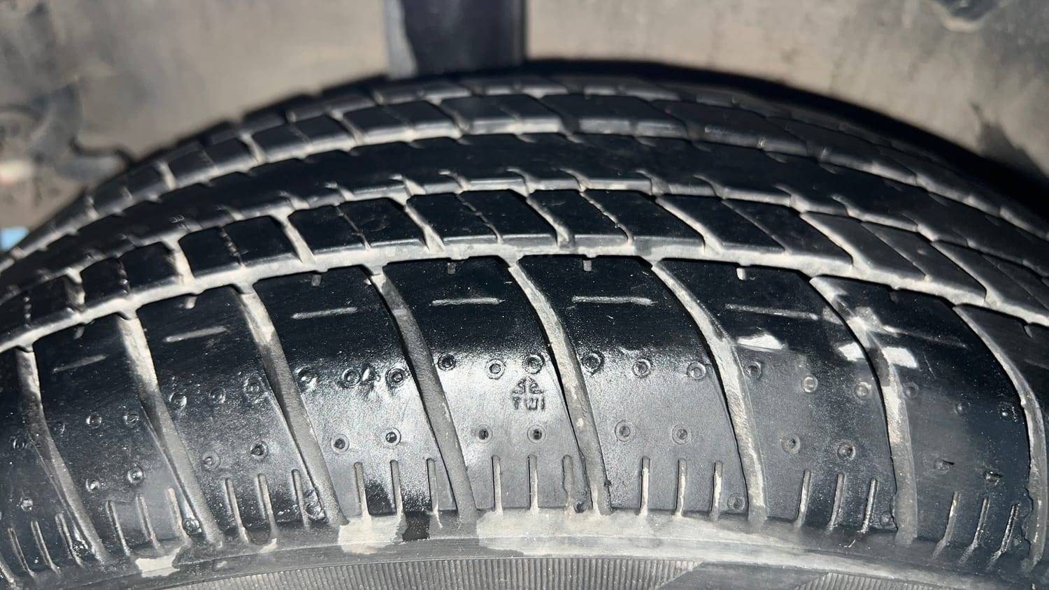 Used 2017 Maruti Suzuki Celerio VXI  CNG (Outside Fitted) Cng Manual tyres RIGHT REAR TYRE TREAD VIEW