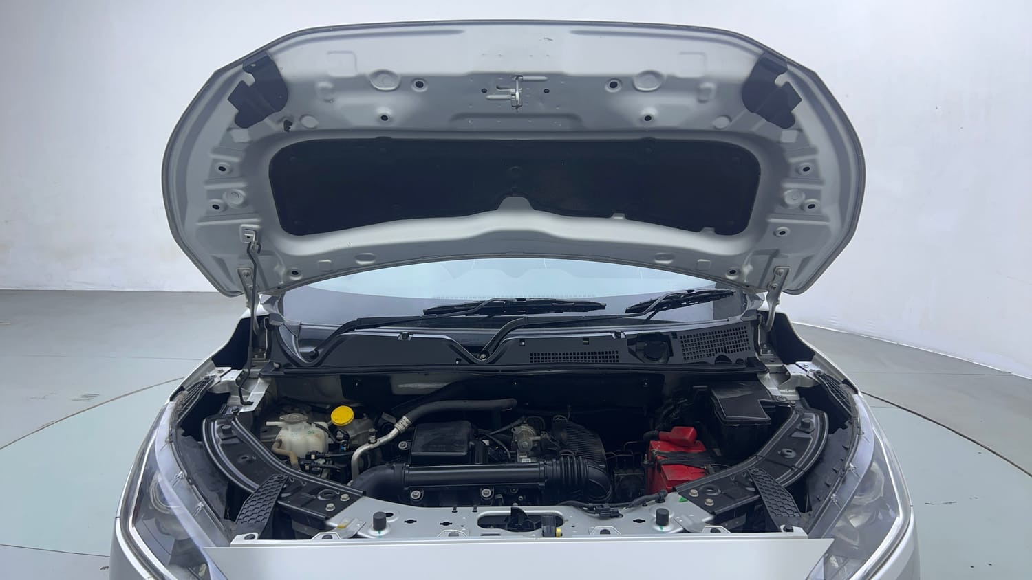 Used 2022 Nissan Magnite XV Premium Petrol Manual engine ENGINE & BONNET OPEN FRONT VIEW