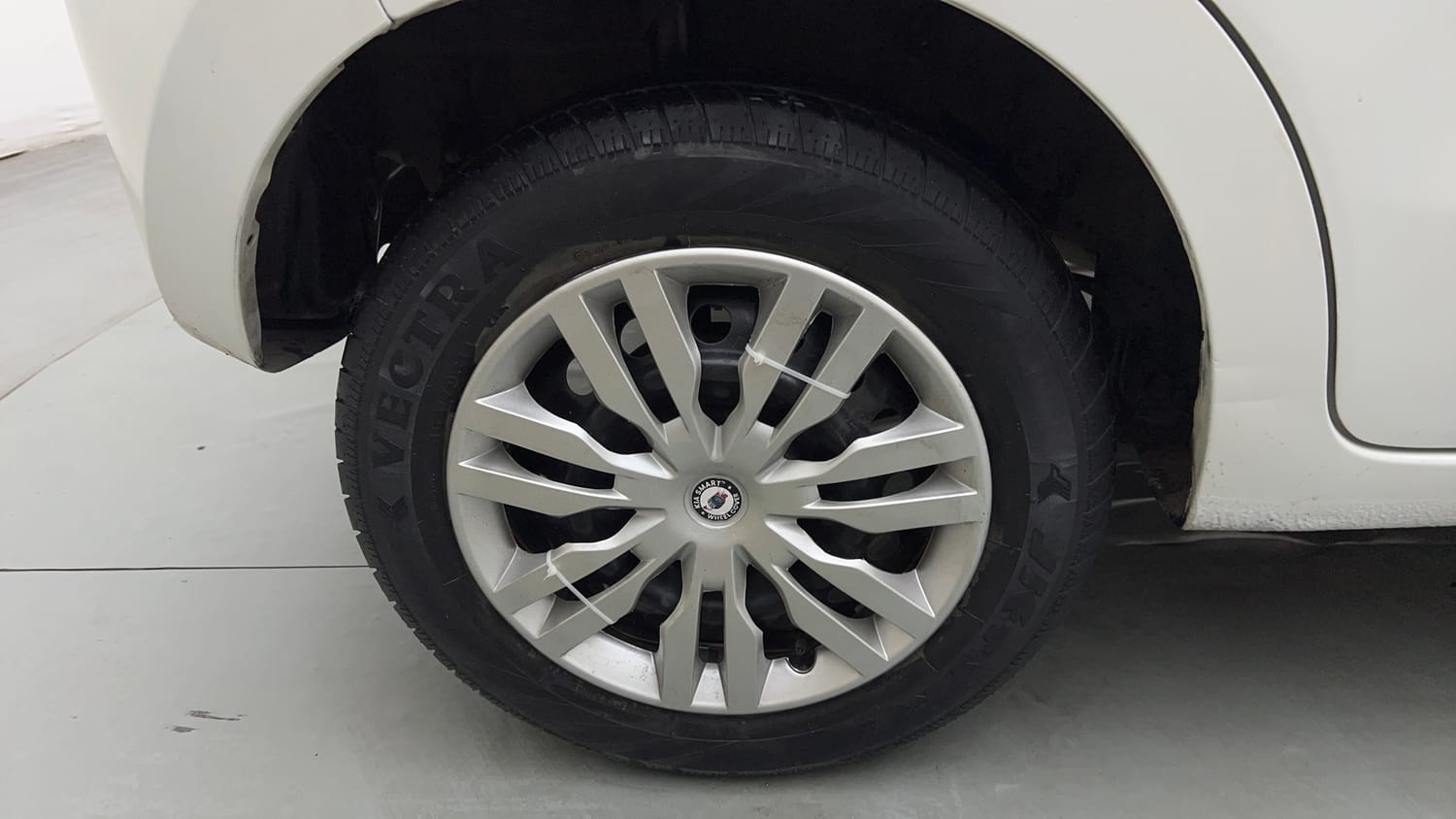 Used 2017 Maruti Suzuki Celerio VXI  CNG (Outside Fitted) Cng Manual tyres RIGHT REAR TYRE RIM VIEW