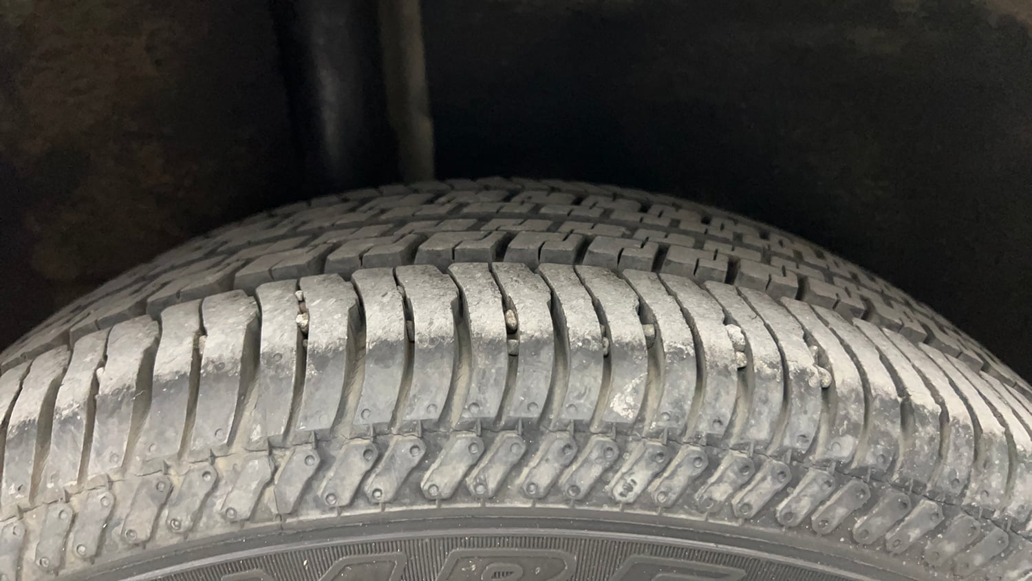 Used 2015 Ford EcoSport Titanium 1.5L TDCi Diesel Manual tyres RIGHT REAR TYRE TREAD VIEW