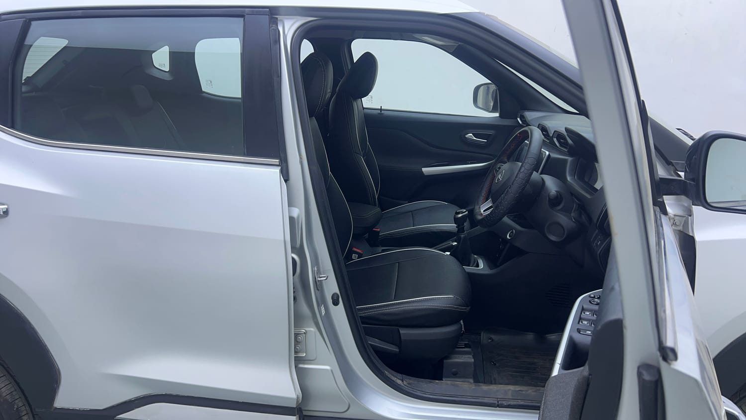 Used 2022 Nissan Magnite XV Premium Petrol Manual interior RIGHT SIDE FRONT DOOR CABIN VIEW