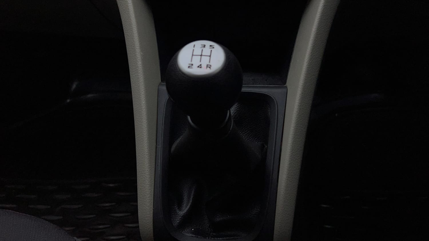 Used 2017 Maruti Suzuki Celerio VXI  CNG (Outside Fitted) Cng Manual interior GEAR  KNOB VIEW