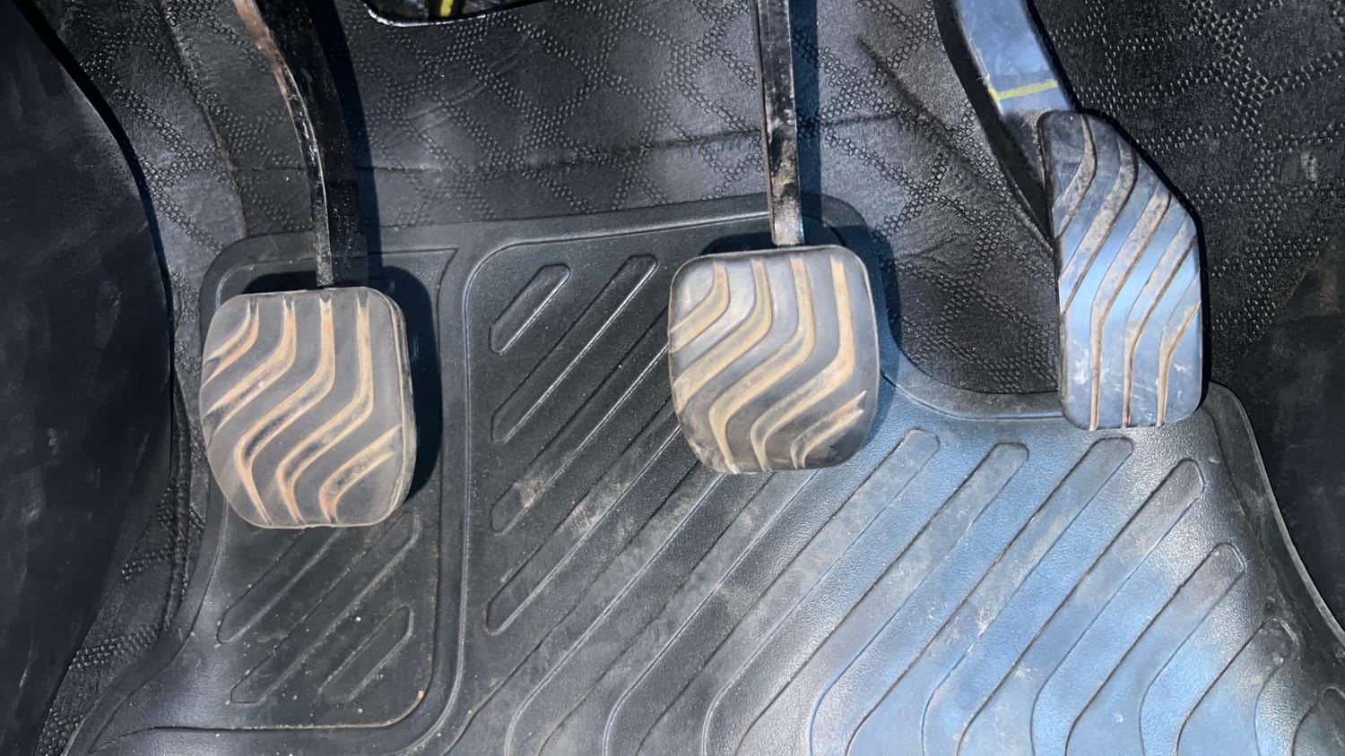 Used 2022 Nissan Magnite XV Premium Petrol Manual interior PEDALS VIEW