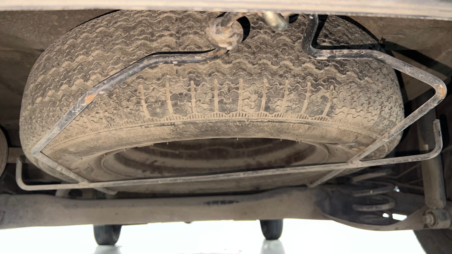 Used 2020 Renault Triber RXL EASY-R AMT Petrol Automatic tyres SPARE TYRE VIEW