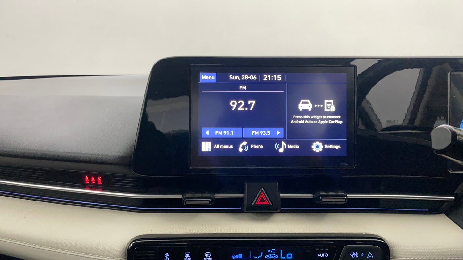 Used 2024 Hyundai Verna SX 1.5 Petrol MT Petrol Manual interior MUSIC SYSTEM & AC CONTROL VIEW