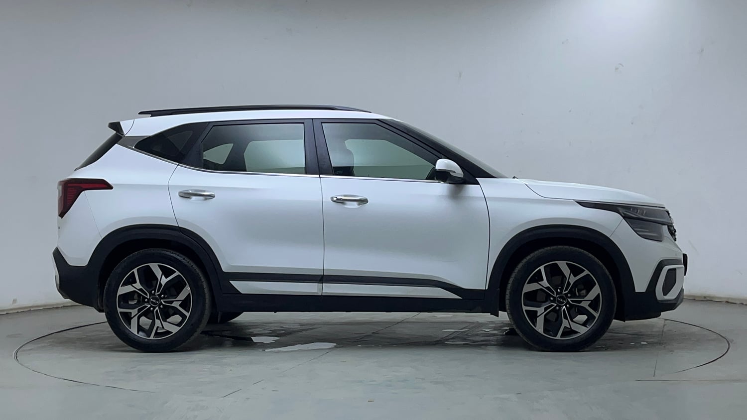 Used 2024 Kia Seltos GTX Plus 1.5 Turbo Petrol DCT Petrol Automatic exterior RIGHT SIDE VIEW
