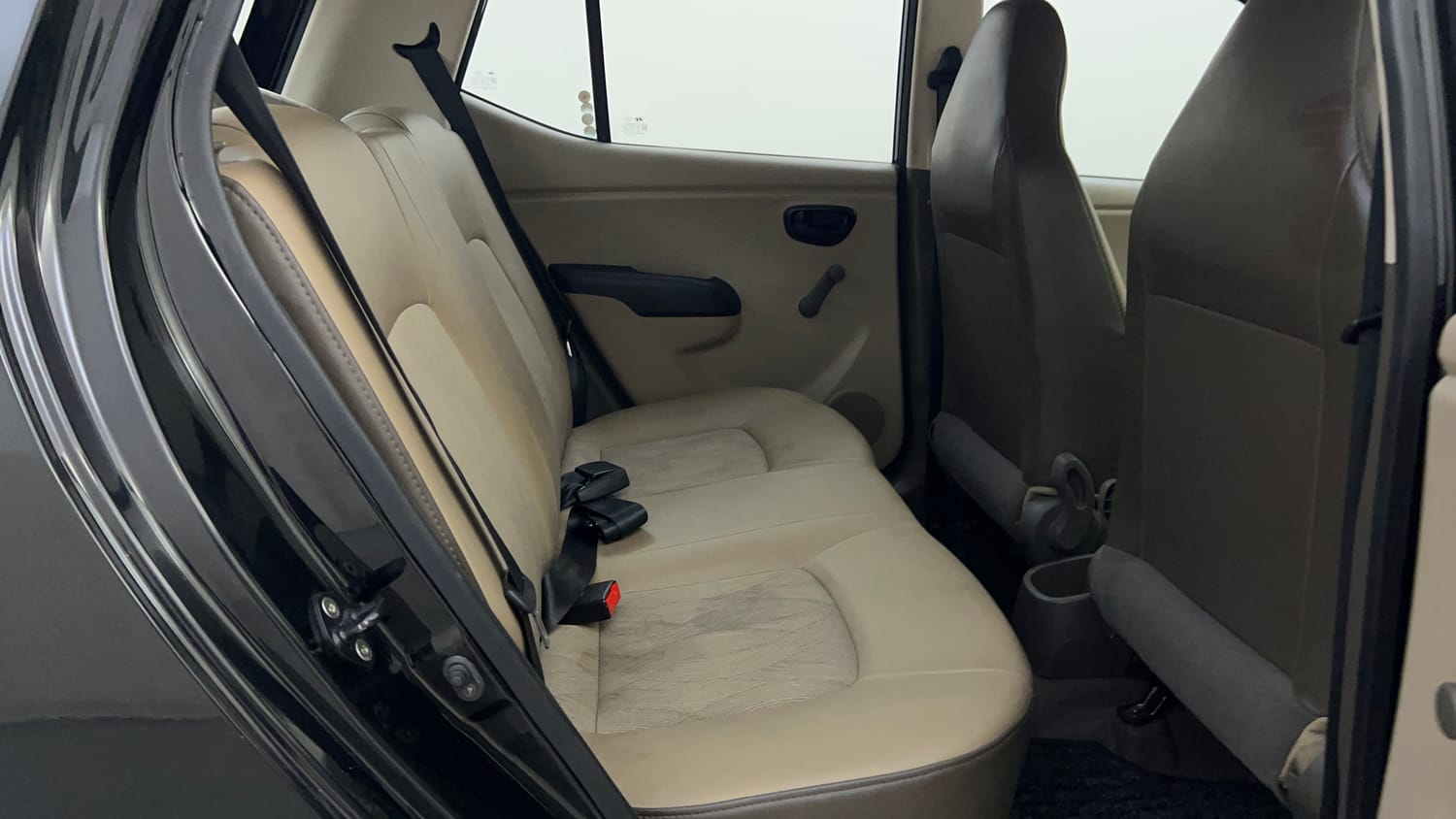 Used 2013 Hyundai i10 Era 1.1 iRDE2 Petrol Manual interior RIGHT SIDE REAR DOOR CABIN VIEW