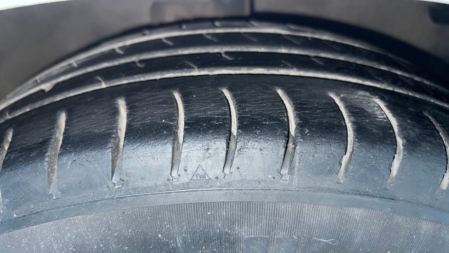 Used 2017 Maruti Suzuki Celerio VXI  CNG (Outside Fitted) Cng Manual tyres RIGHT FRONT TYRE TREAD VIEW