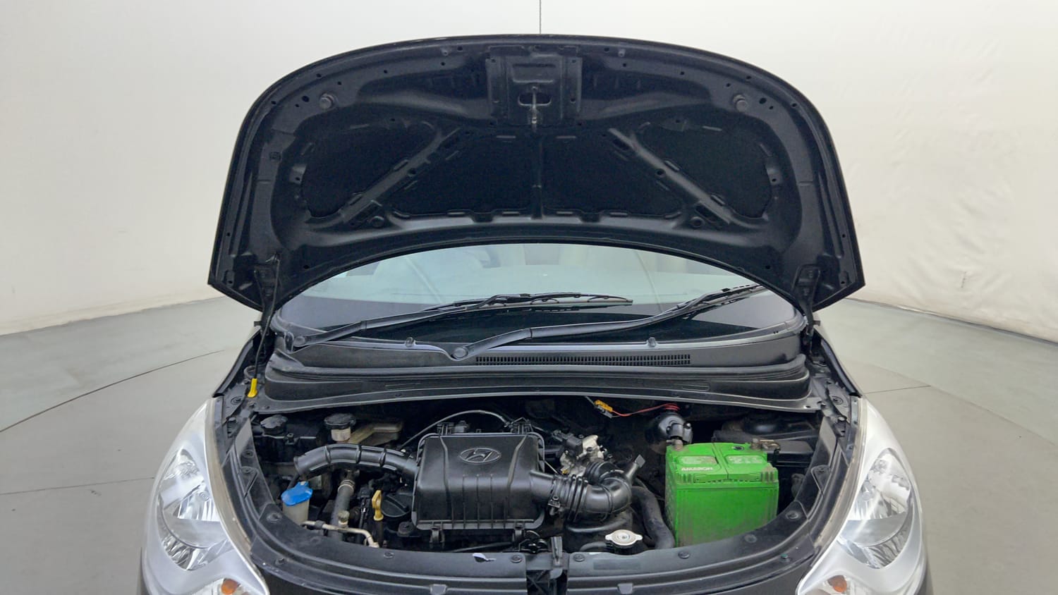 Used 2013 Hyundai i10 Era 1.1 iRDE2 Petrol Manual engine ENGINE & BONNET OPEN FRONT VIEW