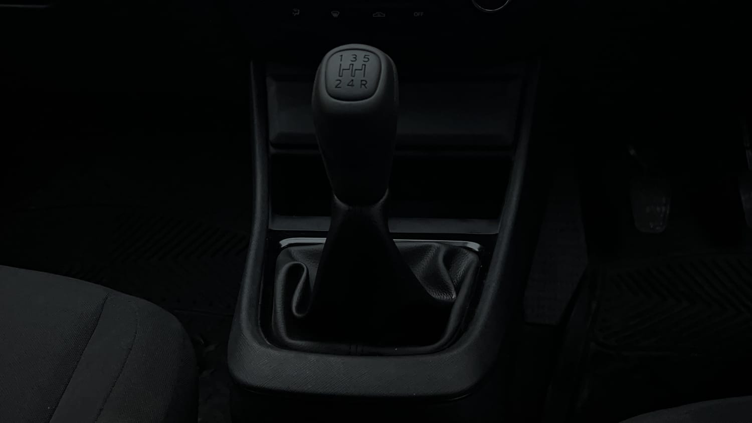 2024 Tata Punch Pure MT-16