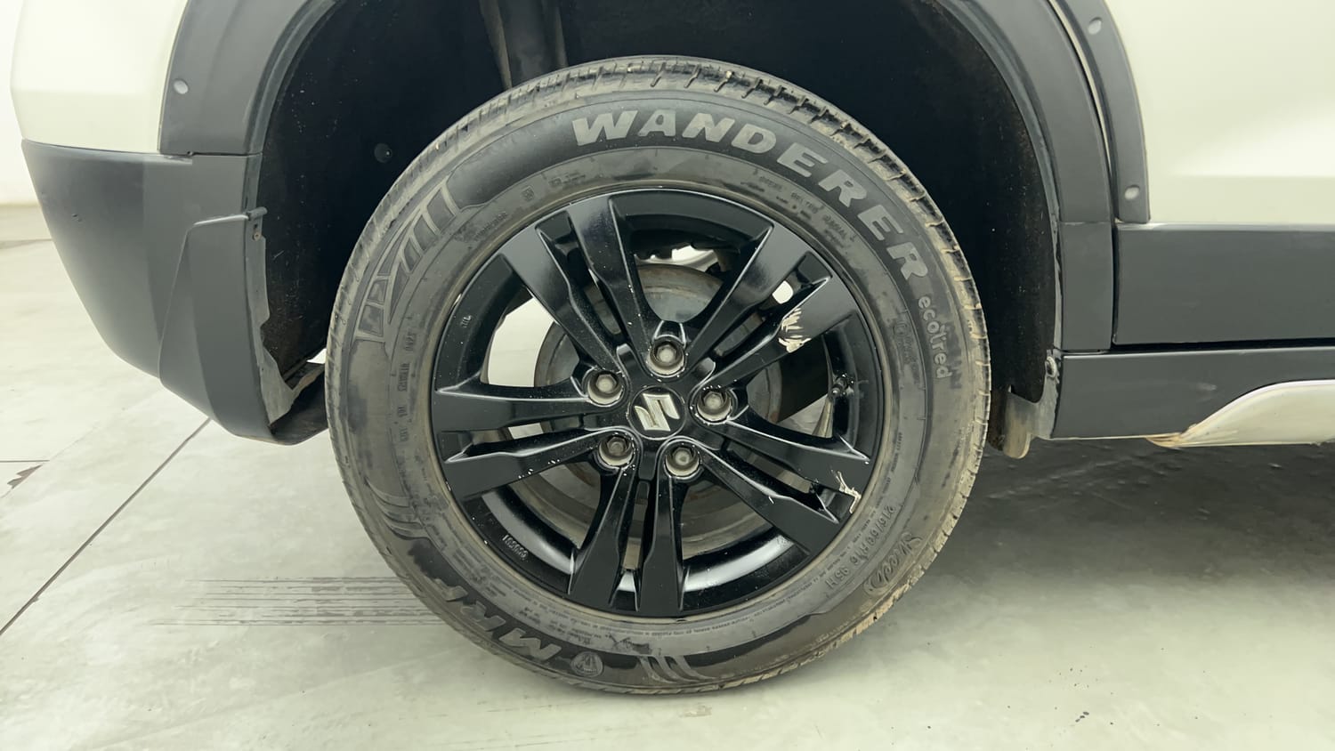 Used 2018 maruti-suzuki Vitara Brezza ZDi Plus AGS Diesel Automatic tyres RIGHT REAR TYRE RIM VIEW