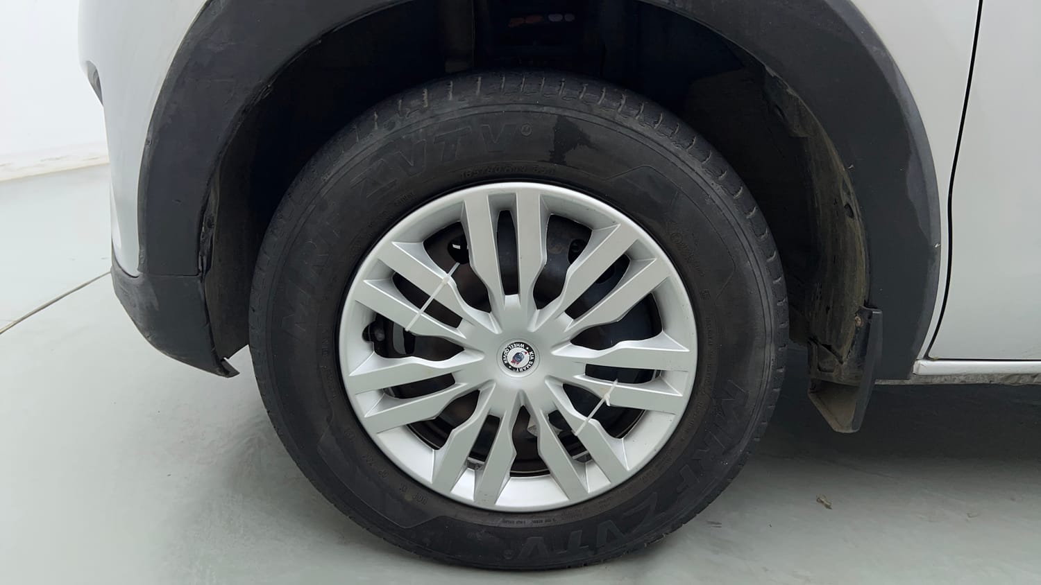 Used 2020 Renault Triber RXL EASY-R AMT Petrol Automatic tyres LEFT FRONT TYRE RIM VIEW