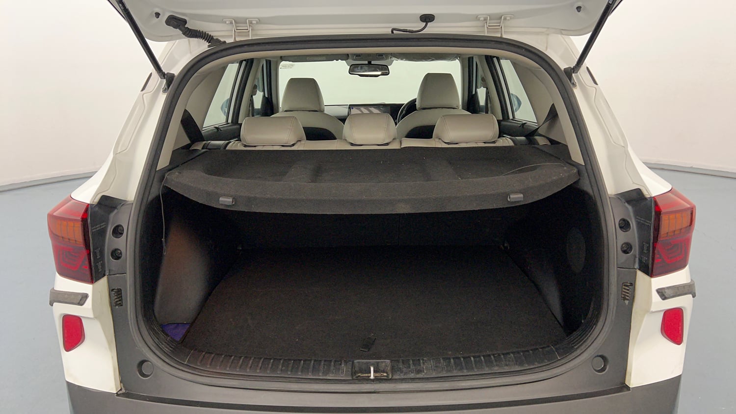 Used 2019 Kia Seltos HTX Plus 1.5 Diesel Diesel Manual interior DICKY INSIDE VIEW
