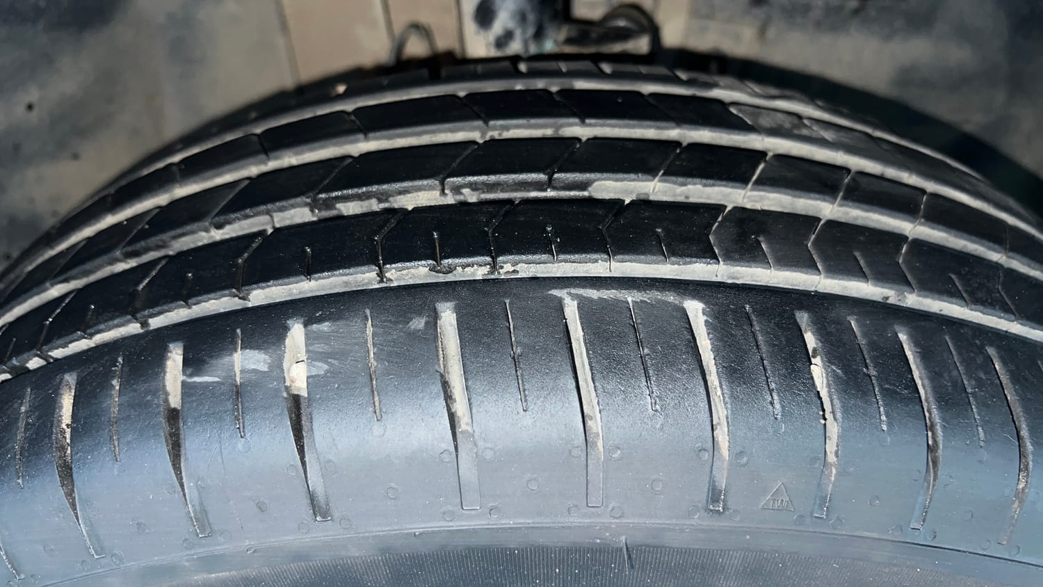 Used 2024 Tata Punch EV Empowered Plus S 3.3 Electric Automatic tyres RIGHT FRONT TYRE TREAD VIEW