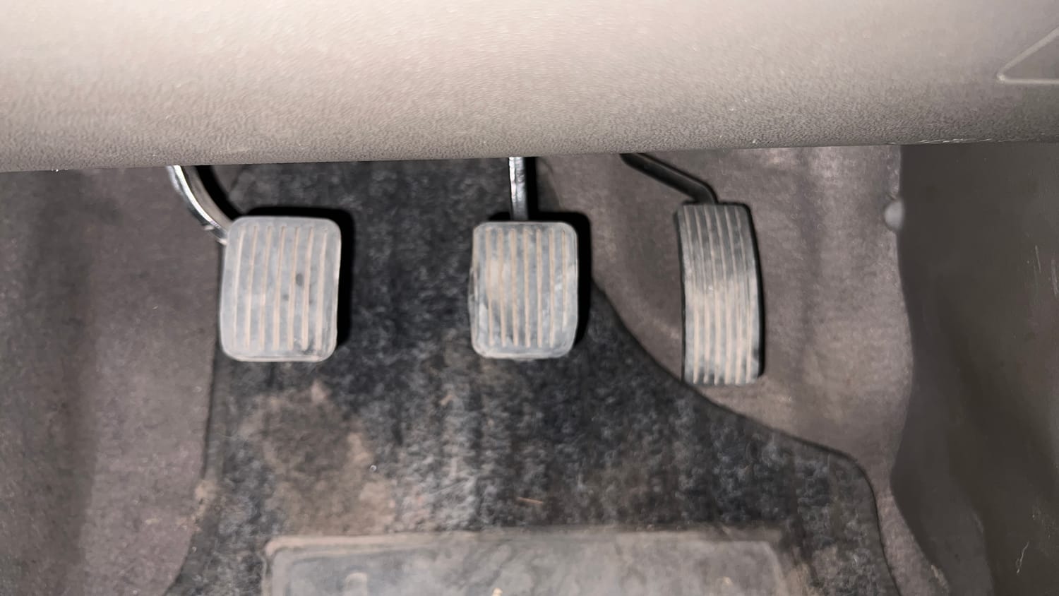 Used 2013 Hyundai i10 Era 1.1 iRDE2 Petrol Manual interior PEDALS VIEW