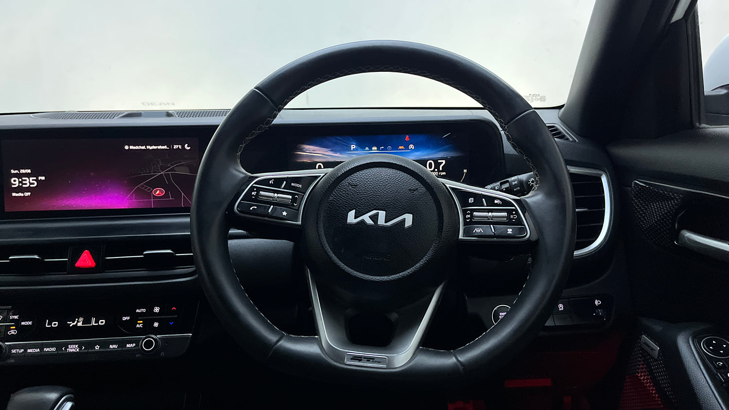 Used 2024 Kia Seltos GTX Plus 1.5 Turbo Petrol DCT Petrol Automatic interior STEERING VIEW