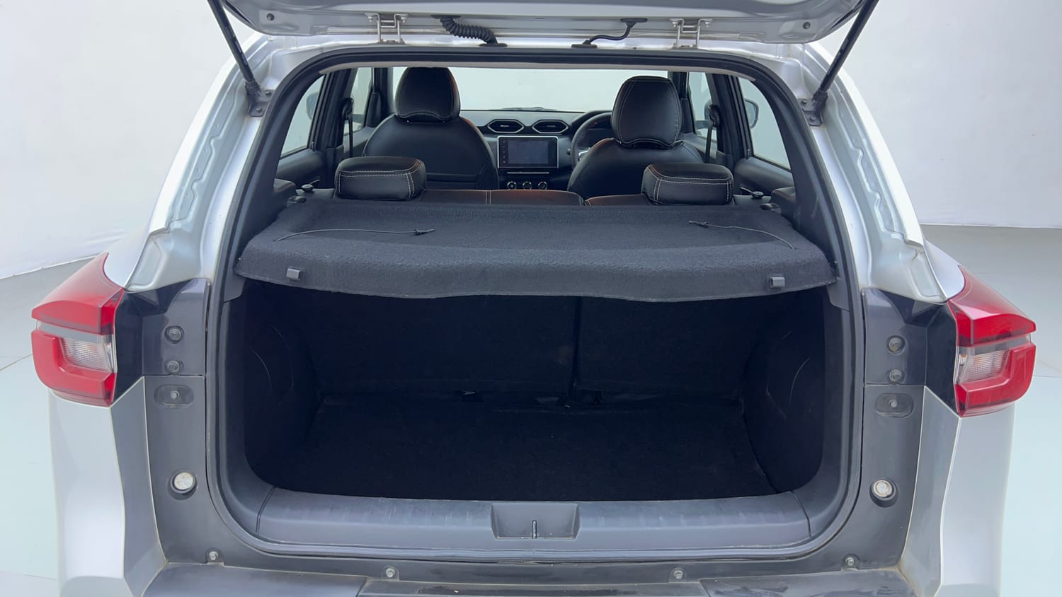 Used 2022 Nissan Magnite XV Premium Petrol Manual interior DICKY INSIDE VIEW