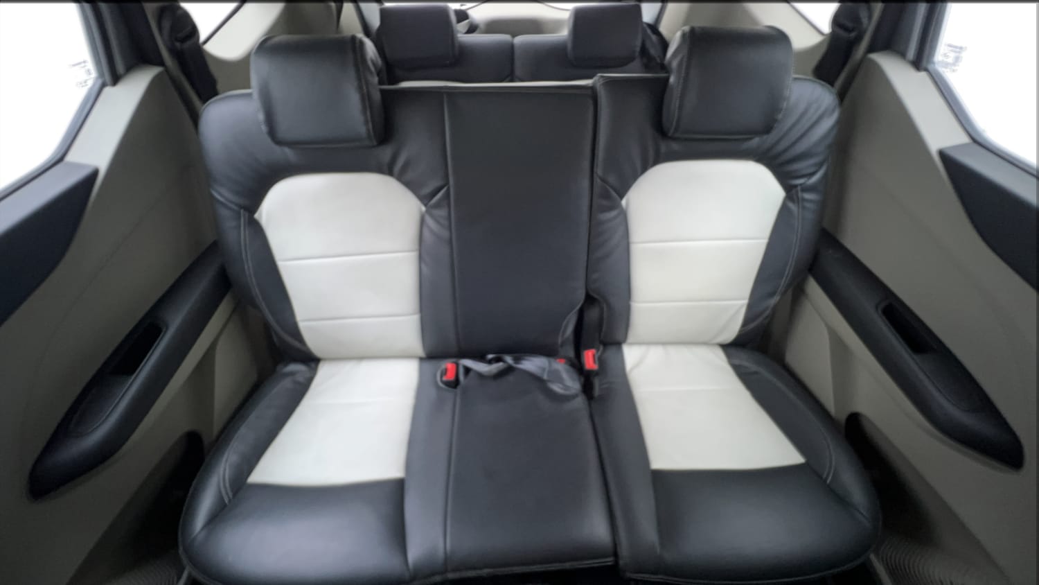 Used 2020 Renault Triber RXL EASY-R AMT Petrol Automatic interior REAR SEAT CONDITION VIEW