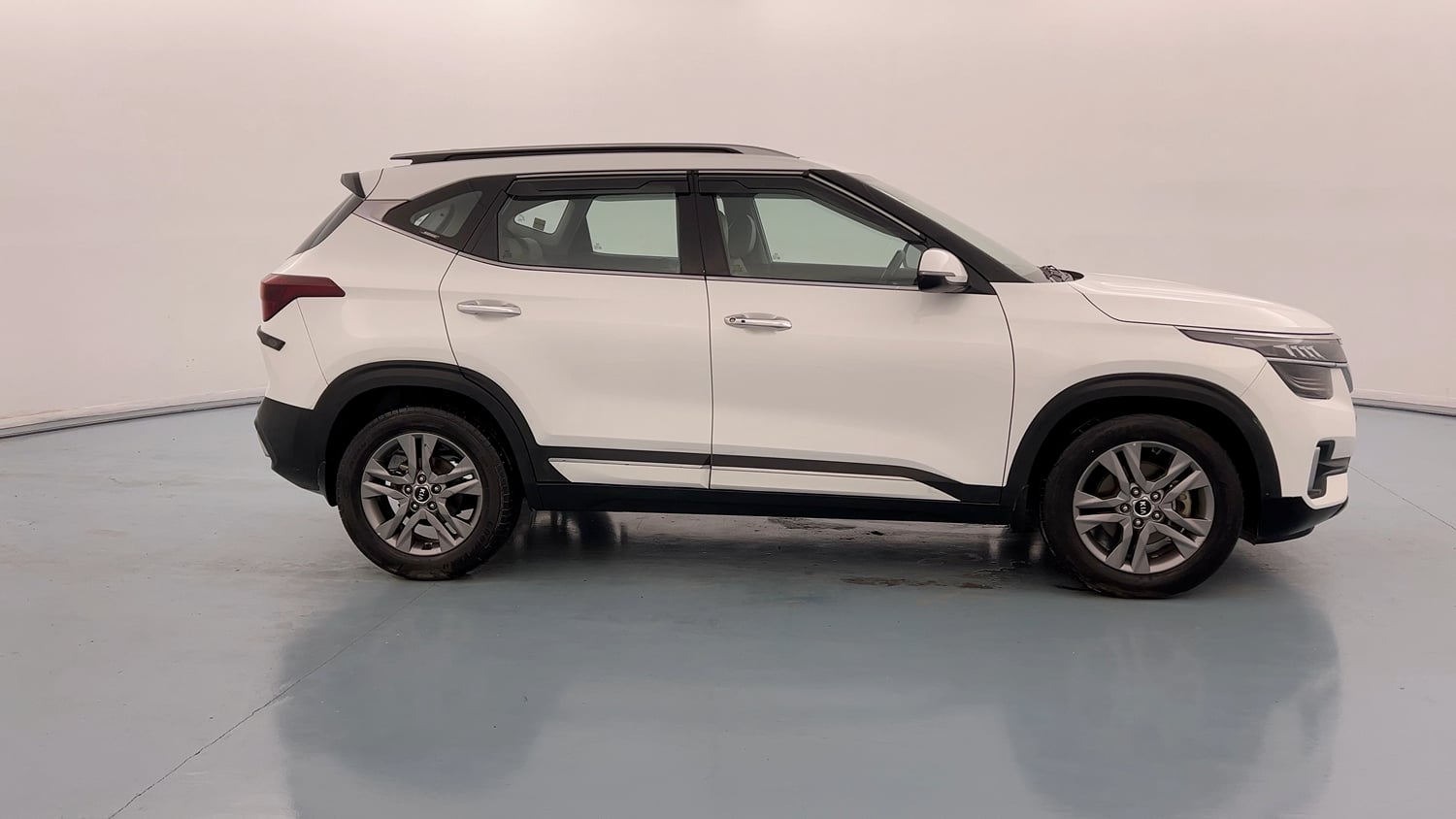 Used 2019 Kia Seltos HTX Plus 1.5 Diesel Diesel Manual exterior RIGHT SIDE VIEW