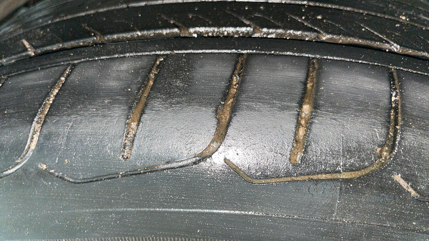 Used 2024 Hyundai Verna SX 1.5 Petrol MT Petrol Manual tyres RIGHT REAR TYRE TREAD VIEW
