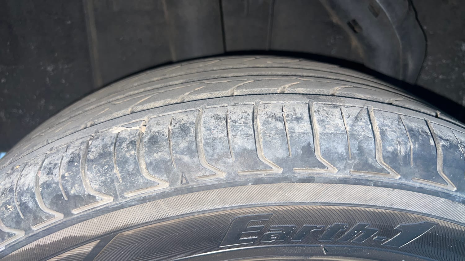 Used 2022 Nissan Magnite XV Premium Petrol Manual tyres RIGHT REAR TYRE TREAD VIEW