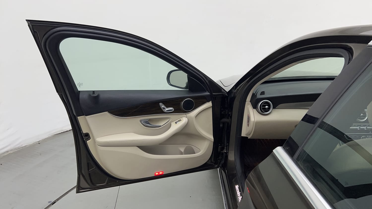 2016 Mercedes-Benz C-Class C 200 Avantgarde-21
